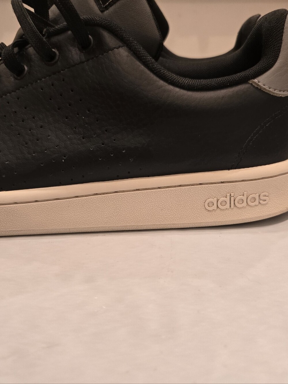 adidas Black Leather Low-Top Sneakers with Cream Sole size14 Men - Picture 3 of 13